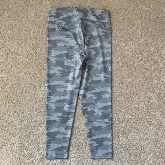 Kyodan High Waisted Running Leggings in Grey White Camo Size Medium like NWOT - Picture 6 of 8